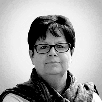 <b>Arlette DERUELLE<br><span>Secrétaire<span></b>